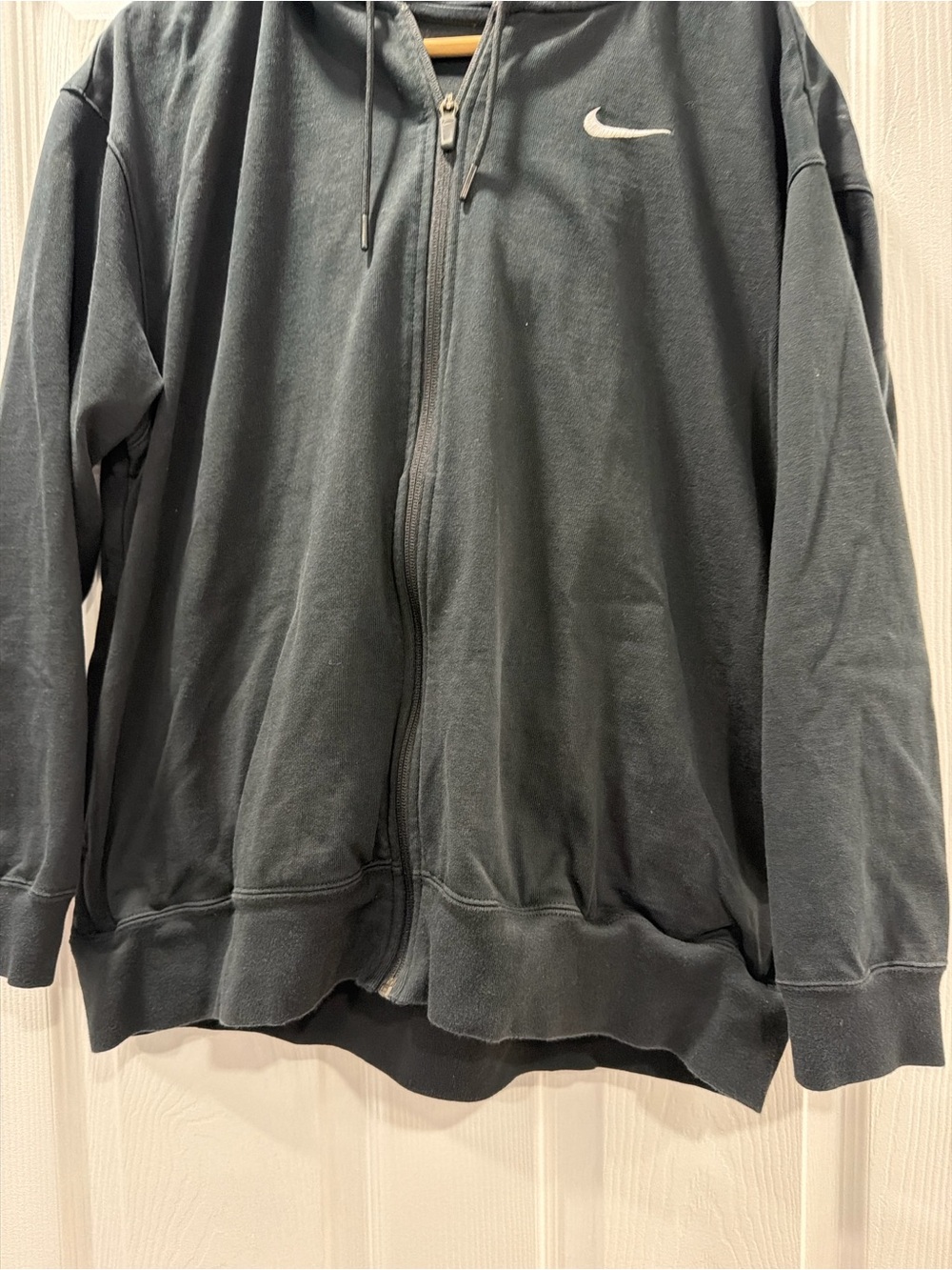 Nike women’s Black Full-Zip Hoodie Sweatshirt